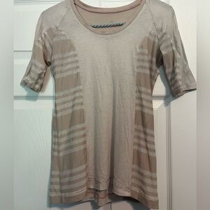 LULULEMON Short Sleeve Workout Tee